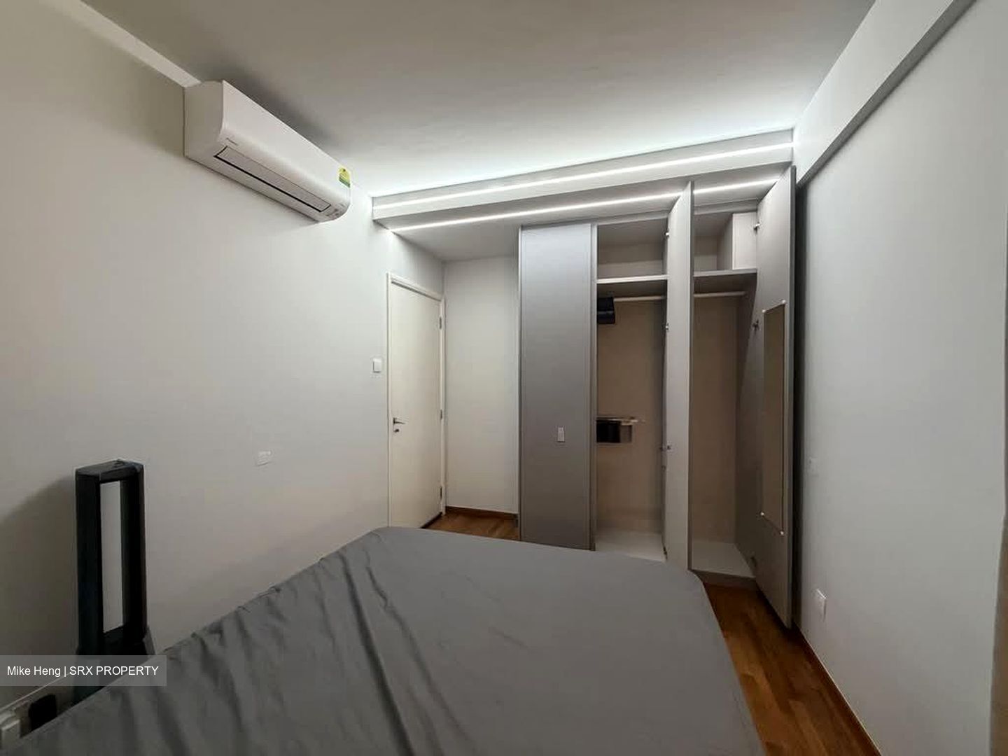 The Esparis (D18), Condominium #595737791